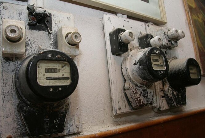 "Счетчики электроэнергии старого образца"