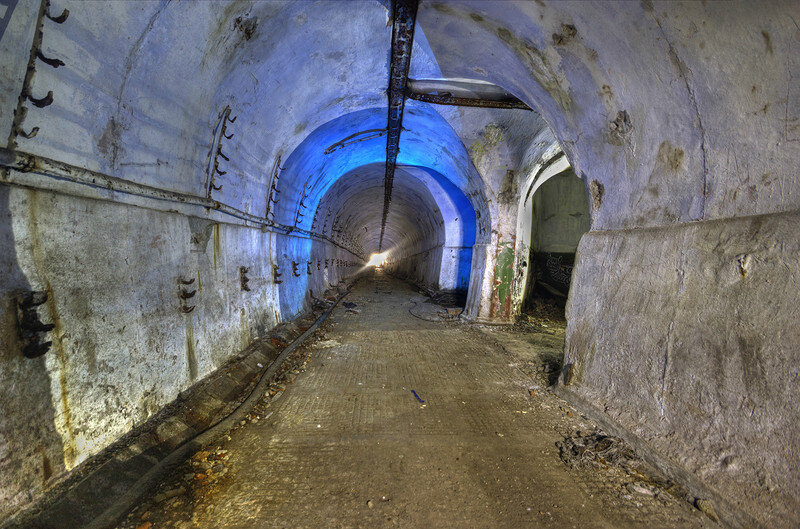 Самый мощный и большой форт проекта 1910 г. Владивостокской крепости, начатый строиться на горе Варгина проектировщиком-строителем Унтербергером и достроенным инженером-механиком Столяровым. 
Форт №2 Императора Петра Великого построен со значительными перепадами высот с 650-метровым фронтом и глубиной обороны в 380 метров. При этом протяжённость подземной части форта превышает 3500 метров! 
Это один из самых мощных и больших пехотных фортов в мире. И скорее всего был самым мощным в Российской Империи, не смотря на то, что уступает в протяжённости фронта некоторым другим фортам в России.