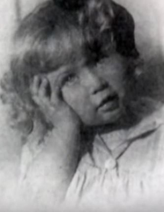 Светлана Немоляева, 40-е