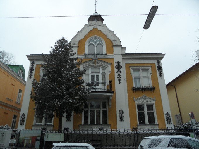 Жилой особняк в Хитцинге на 3 семьи.