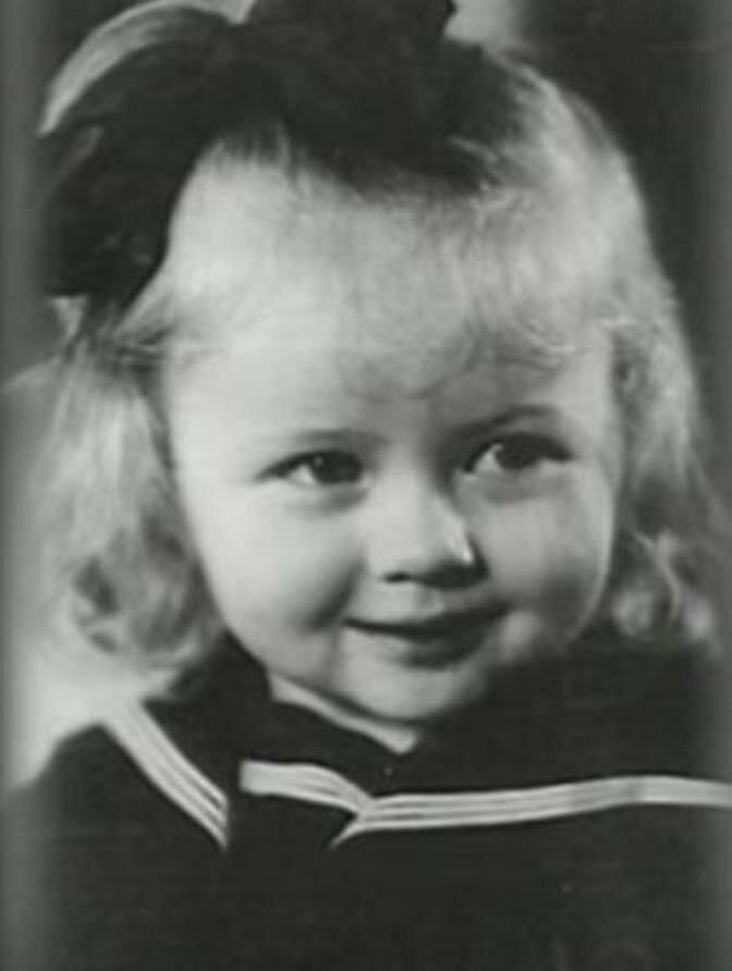 Наталья Гундарева, 1949