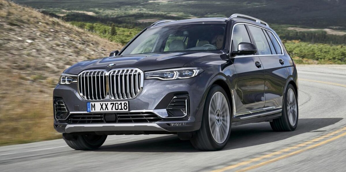 За 6 миллионов рублей вы получите семь мест, шесть цилиндров и самую большую радиаторную решетку за всю историю BMW