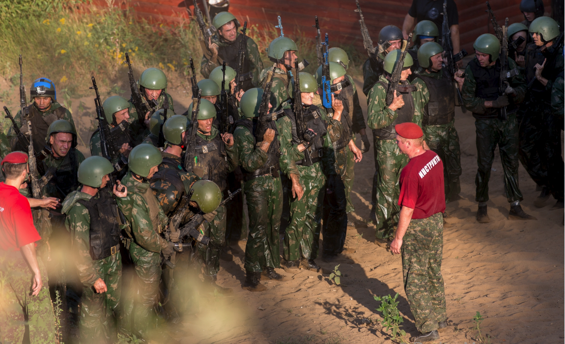 Квалификационное испытание- это способ, который позволяет выявить достоин ли военнослужащий носить краповый берет. 