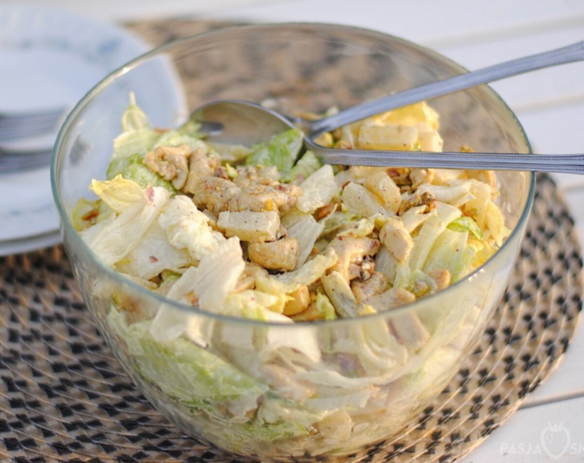 салат с ананасом и сыром и яйцом. салат с консервирован ананасами. салат с консервирован ананасами. салат из курицы с ананасами. салат с консервирован ананасами.