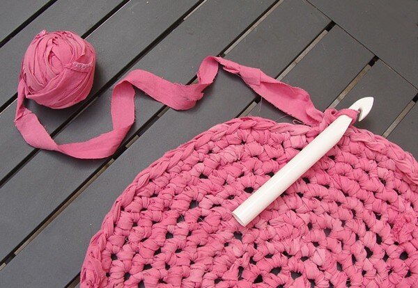 Материалы и инструменты для плетения круглого коврика