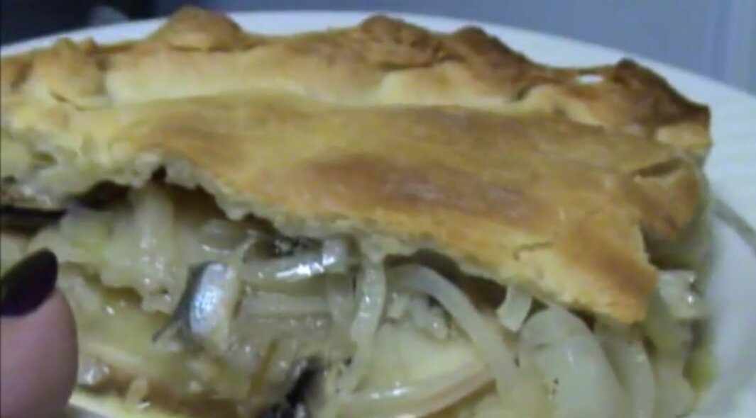 Пирог с мойвой 