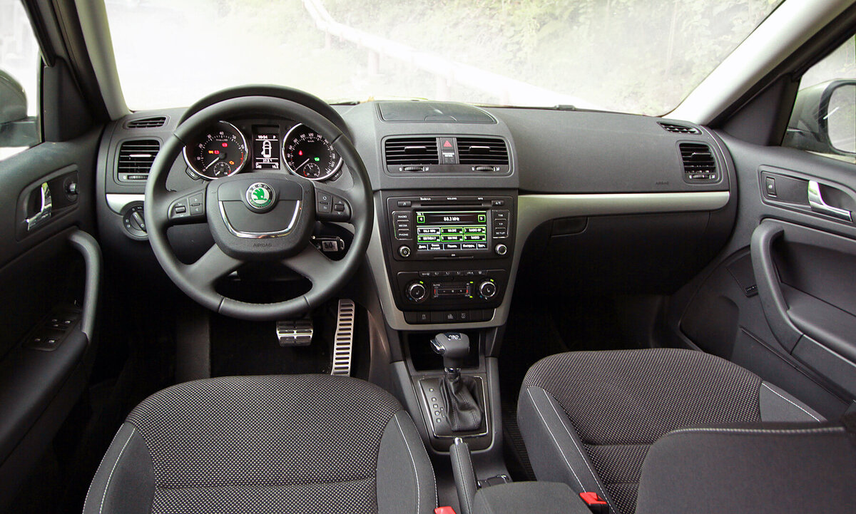 Skoda yeti интерьер. Yeti 2007 салон. Skoda yeti салон. Шкода йети 2013 салон. Етти салон.