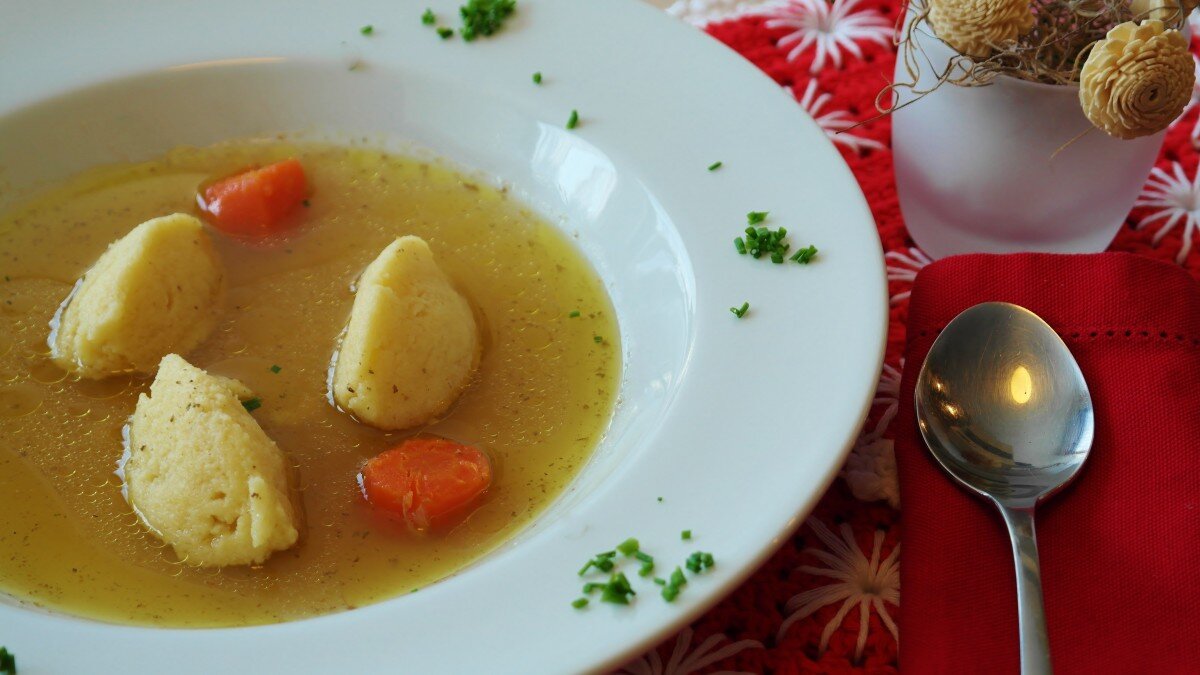 Суп венгерский с клецками