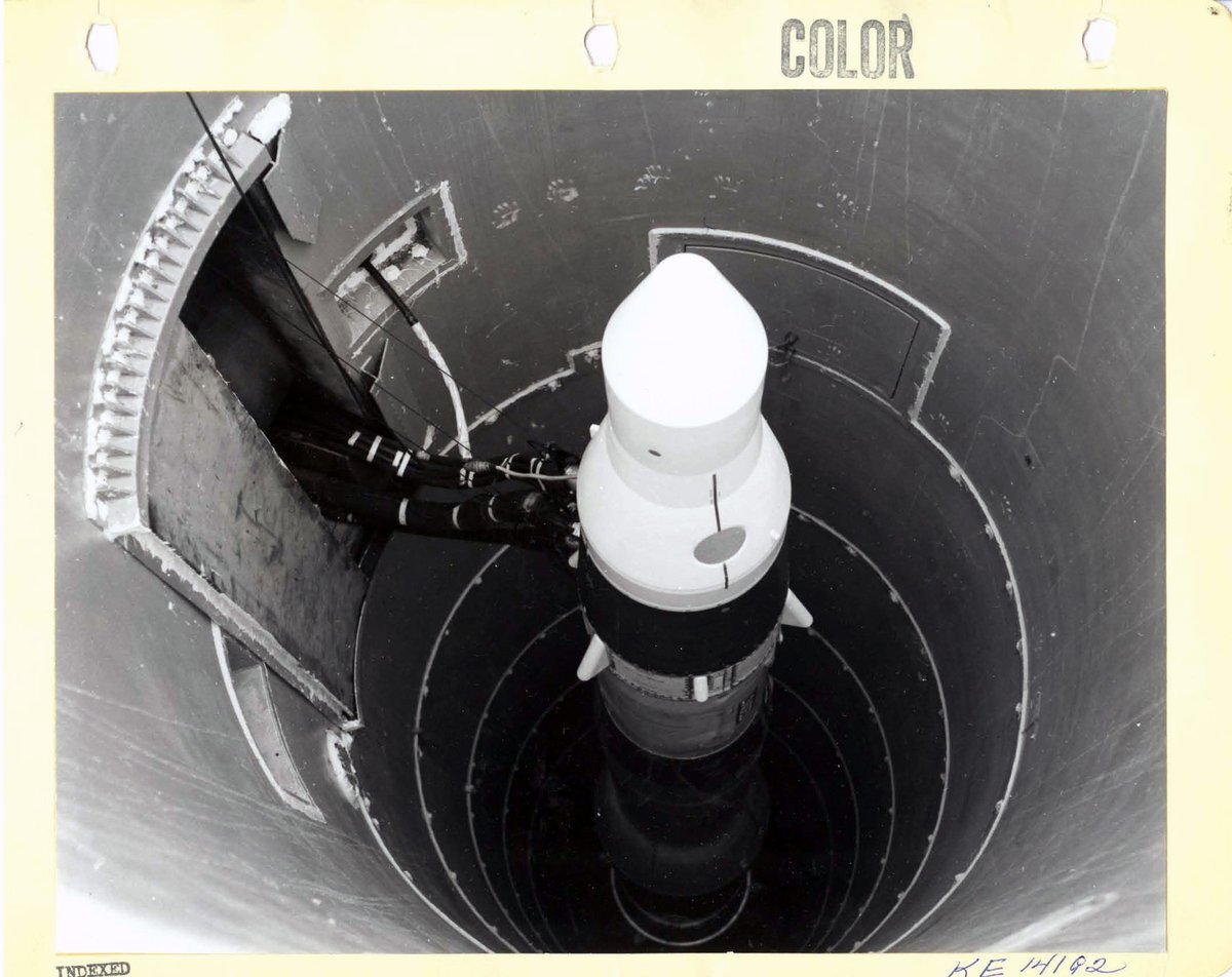 МБР SM-80 «Минитмен» при подготовке к пуску на мысе Канаверал 7 января 1963 г.