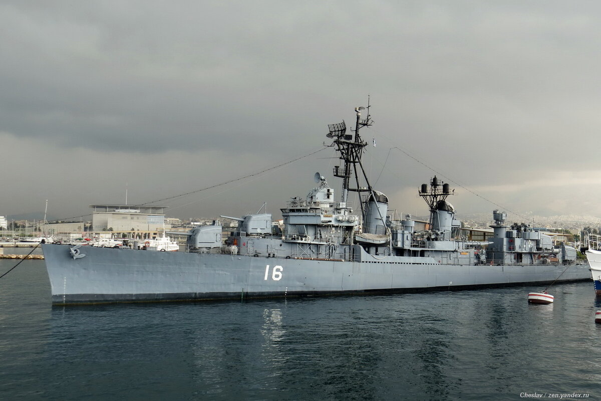 Водоизмещение корабля 2100/300 т; размеры 114х12.1х5.4 м; скорость 35 узлов; экипаж в греческом флоте 270 чел; 4х1 127 мм, 3х2 76 мм орудия, 1х5 533 мм ТА. 