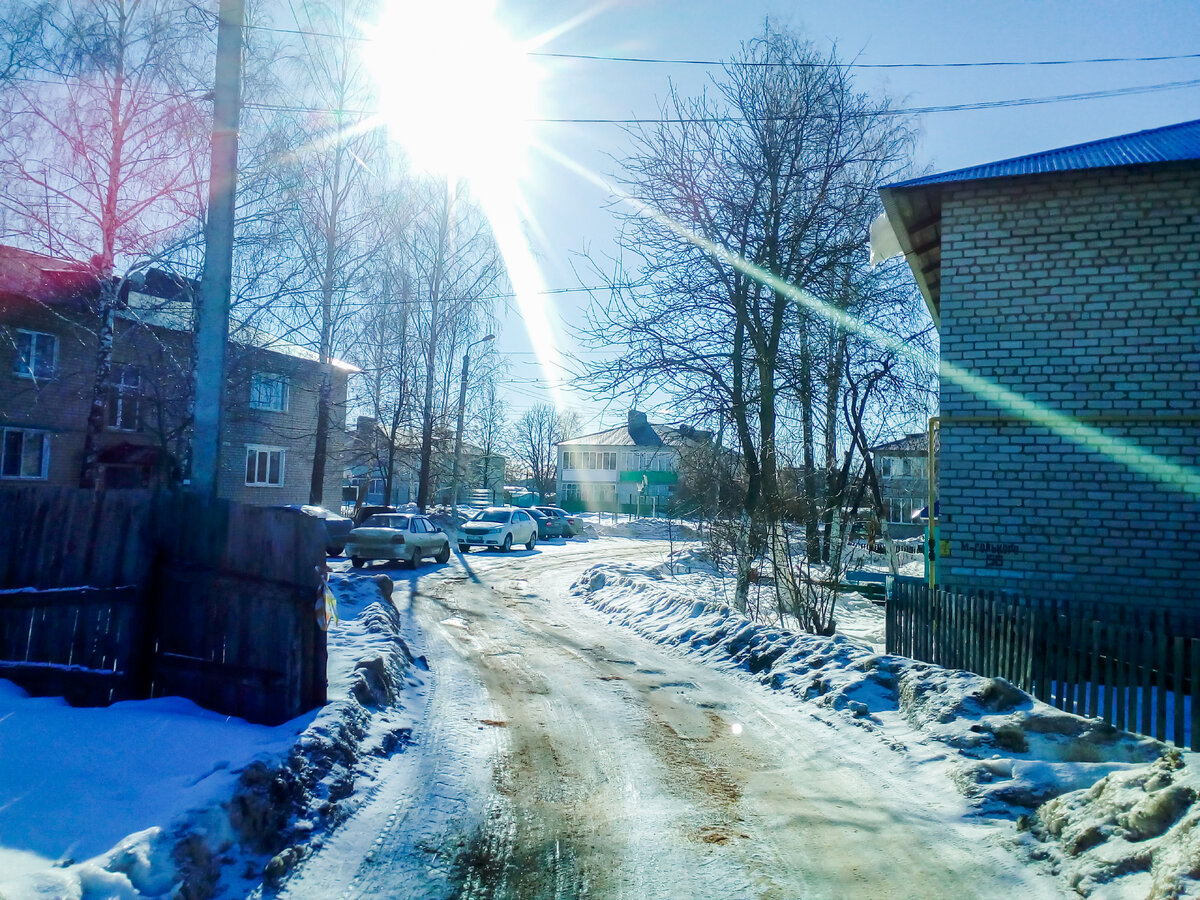 Шестиэтажка в маленьком городе, самолет МИГ и улица Одноличка. Зимняя  прогулка по Задонску. Часть 2. | Прекрасное рядом | Дзен