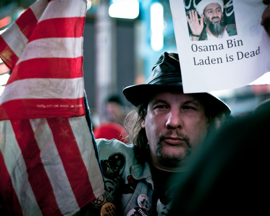 Американцы на Таймс-сквер в Нью-Йорке в ночь, когда убили Усаму бен Ладена