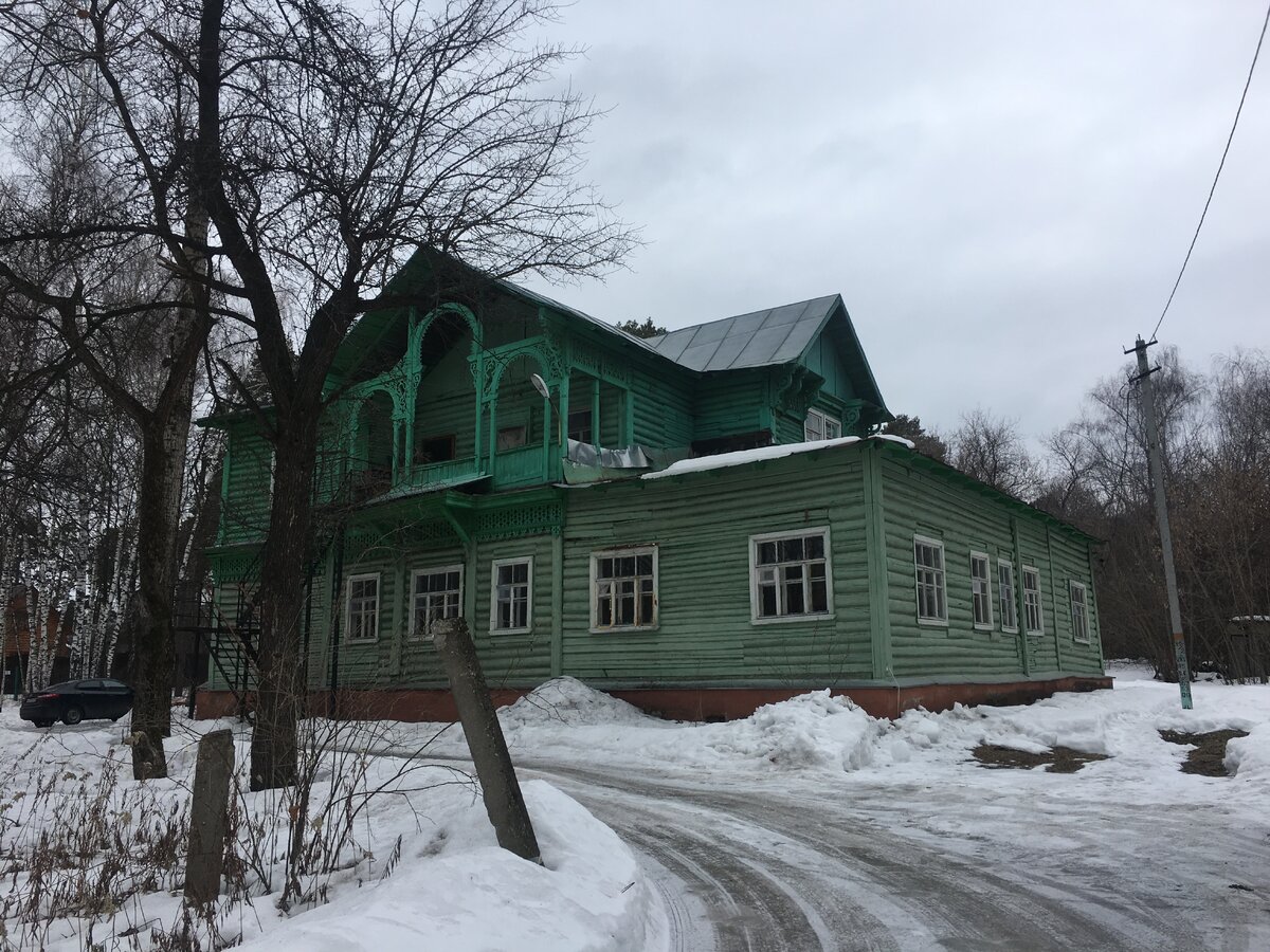Малаховка, Пионерская, 19. Через несколько дней эту школу, где преподавал Шагал, снесут. 