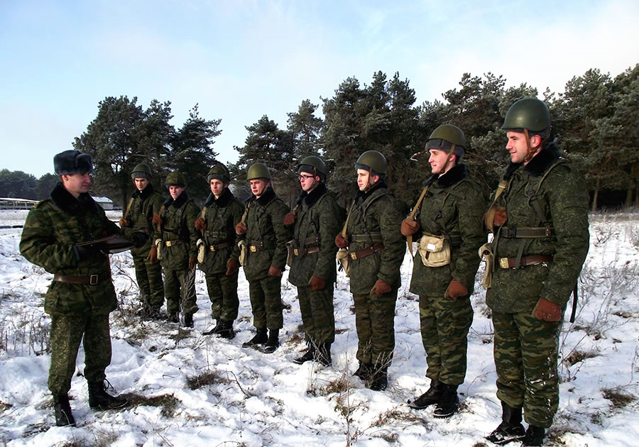 Военнослужащие запаса. Отделение в армии. Отделение солдат. Командир и солдаты. Что такое взвод в армии.