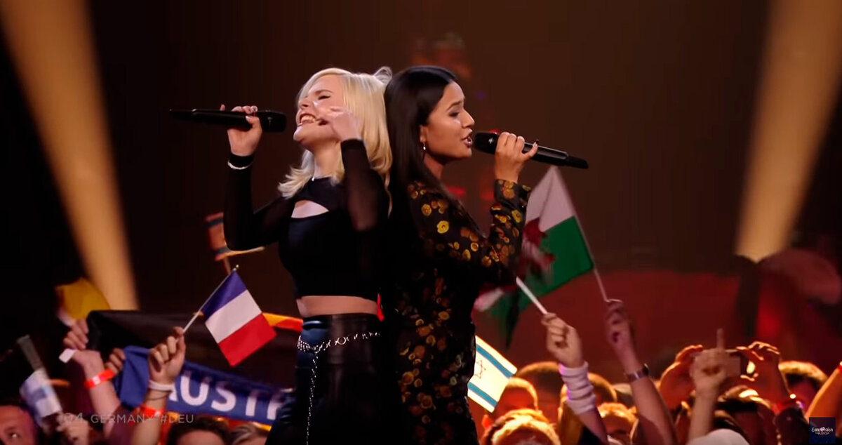 "Сестра, сестра", - кричал больной в палате, но за Германию так никто и не проголосовал.