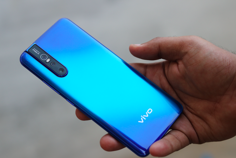 Смартфон 15 pro. Vivo s1 Pro фото. РЕАЛМИ v15. Vivo дочерняя компания Samsung. Vivo новые модели 2022 обзор