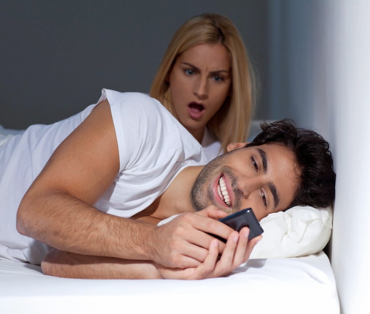 Не стоит даже и надеяться, что мужчина говорит любовнице о жене настоящую правду