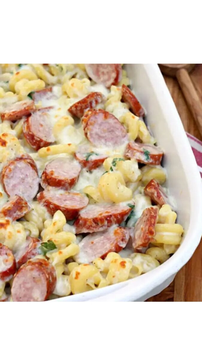 Макароны с колбасой под сыром...источник фото яндекс!!!