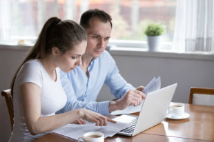 Экономисты оценили влияние нерабочих недель на зарплаты и безработицу