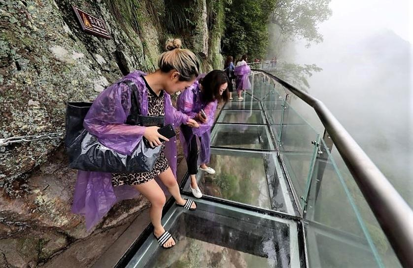 The Glass Skywalk Китай