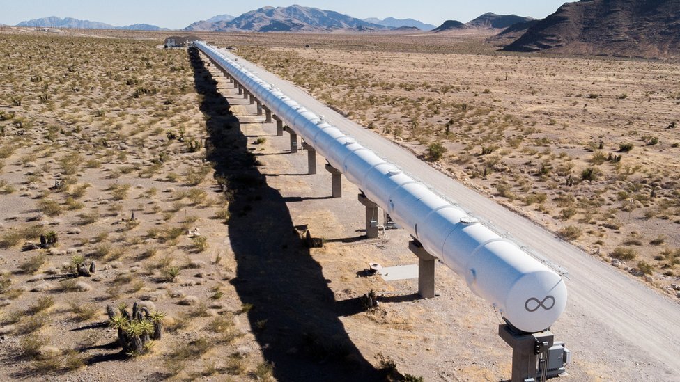заголовок изображенияИспытательный трек Virgin Hyperloop в пустыне Невада
АВТОРСКОЕ ПРАВО НА ИЗОБРАЖЕНИЕVIRGIN HYPERLOOP
