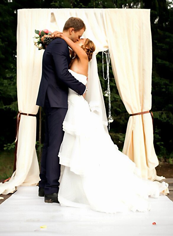 Арка из ткани на свадьбу