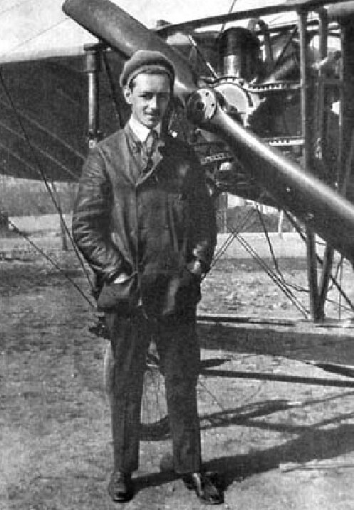 Новоиспечённый гражданский пилот Константин Константинович Арцеулов, 1911 год