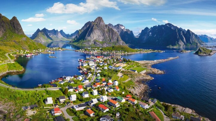 Лофотенские острова. Фото Shutterstock - cnn.com