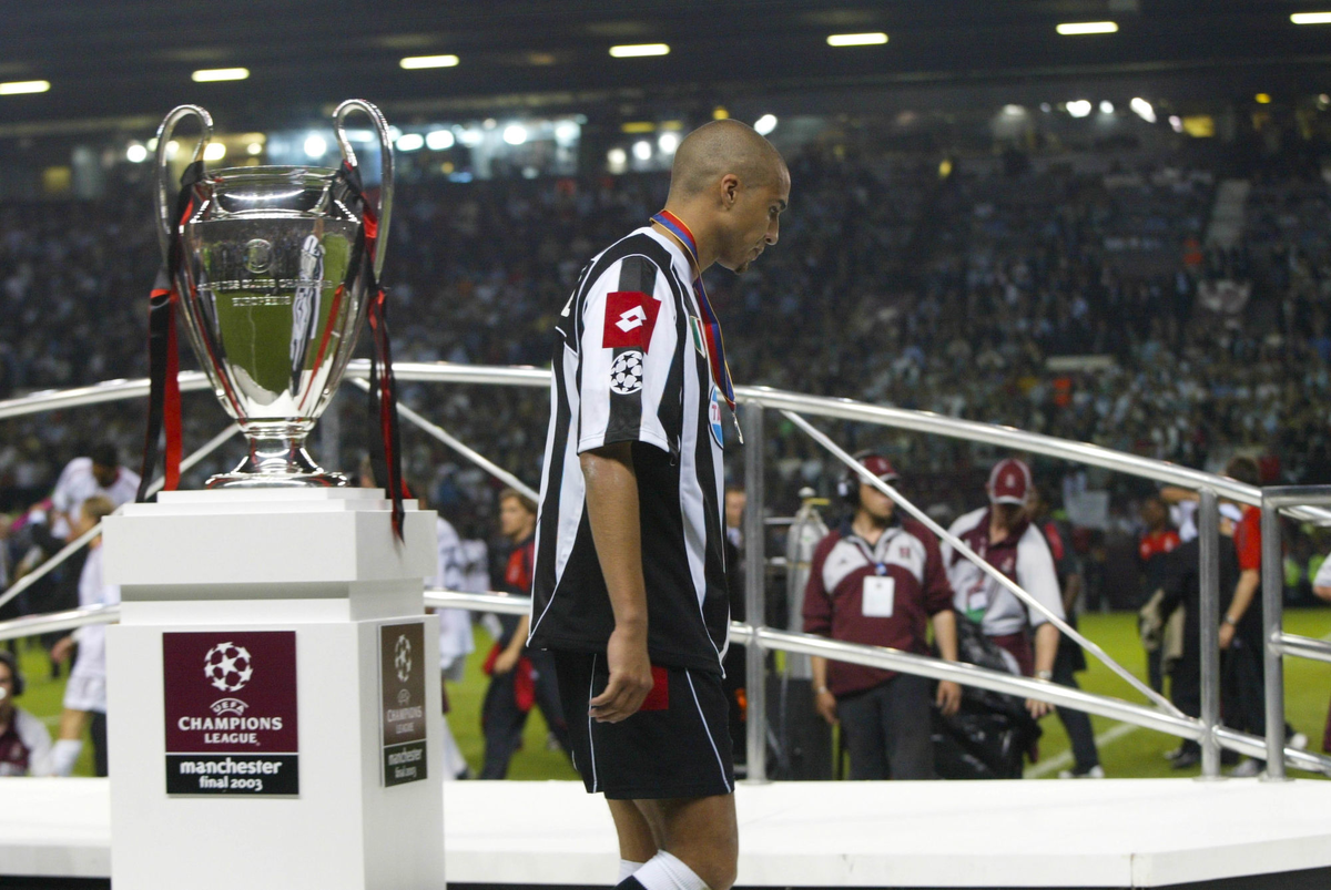 Источник: https://lecorner.org/trezeguet-le-roi-david-ou-lamour-du-football-a-toute-epreuve/