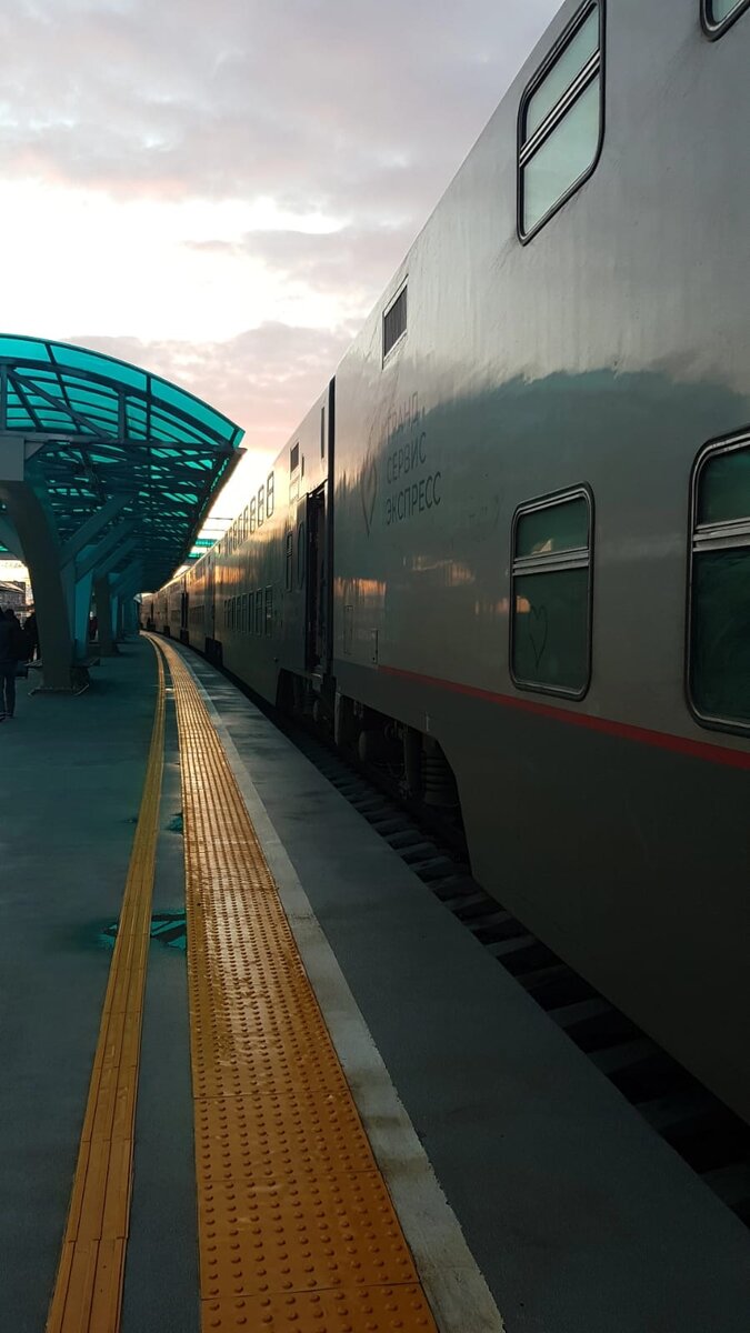 Станция Керчь-Южная. Поезд Москва - Симферополь. Фото Анна Карпенко. 