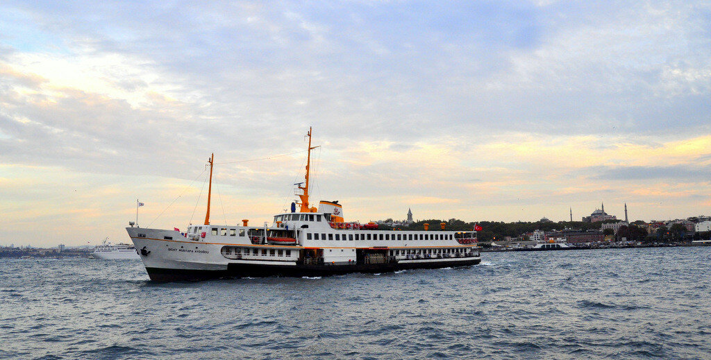 Паромы Sehir Hatlari