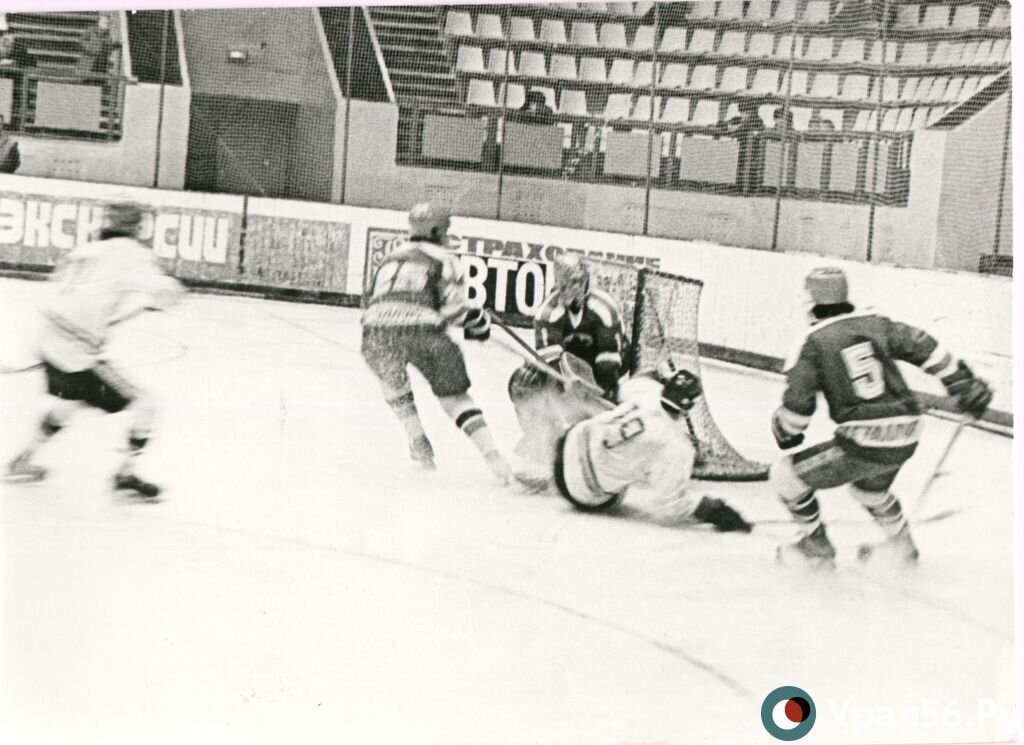    К 65-летию хоккея с шайбой в Орске: История взлетов и падений ХК «Южный Урал» в конце 80-х — начале 90-х