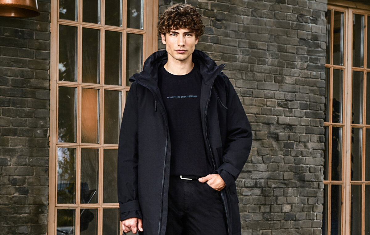 Футболка однотонная, прямой силуэт, С-образный воротник HTS-0392 BLACK; Куртка однотонная, водоотталкивающая, прямой силуэт JK-0409 BLACK