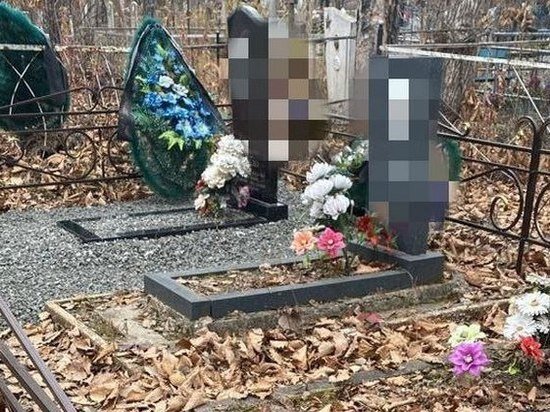     На кладбище в Переяславке ограничен въезд из-за краж с могил Фото: AiFHab