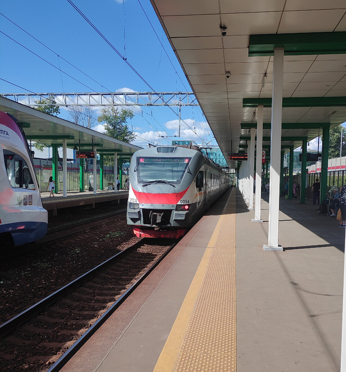 ЭП2Д 0054 на платформе Стрешнево