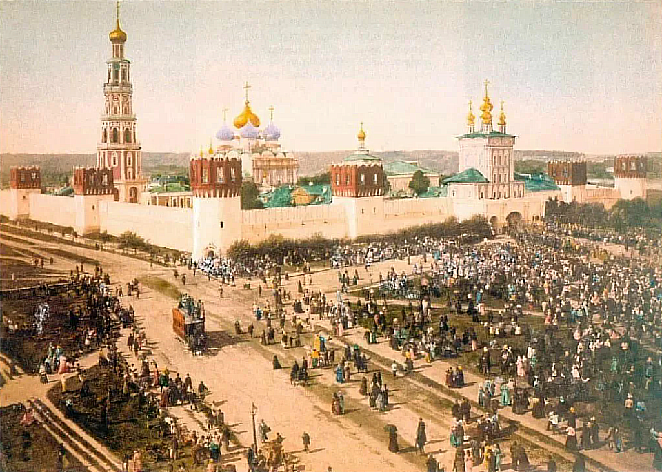 Девичье поле с видом на Новодевичий монастырь, фото взято из свободного доступа в интернете