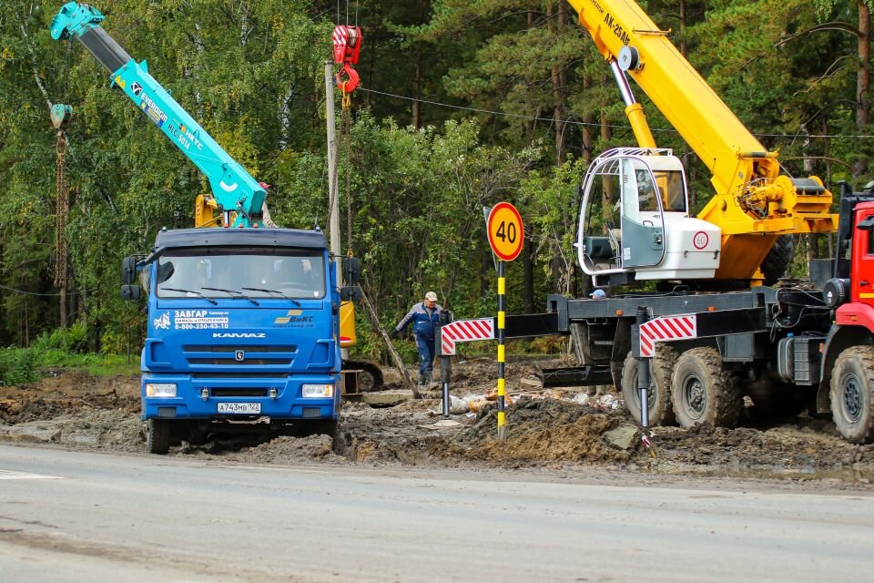 Прокладка дороги вдоль шоссе Ленточный бор в объезд строящейся развязки. Фото: Виталий Барабаш