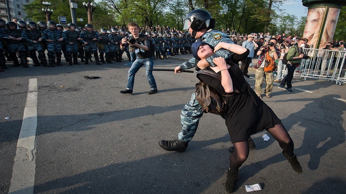 Против полиции. Александра Духанина ОМОН. Полицейский беспредел в России.