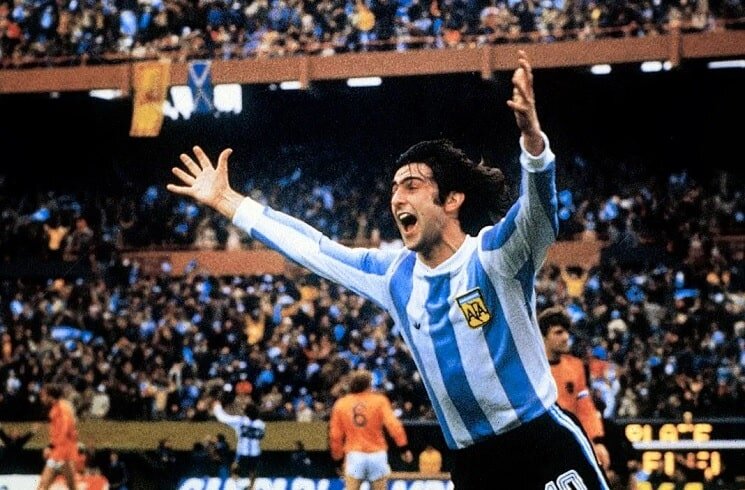 Марио Кемпес.