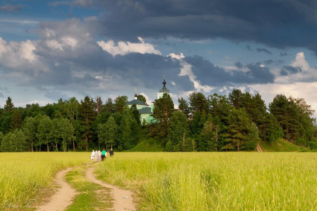 Тропинка к храму