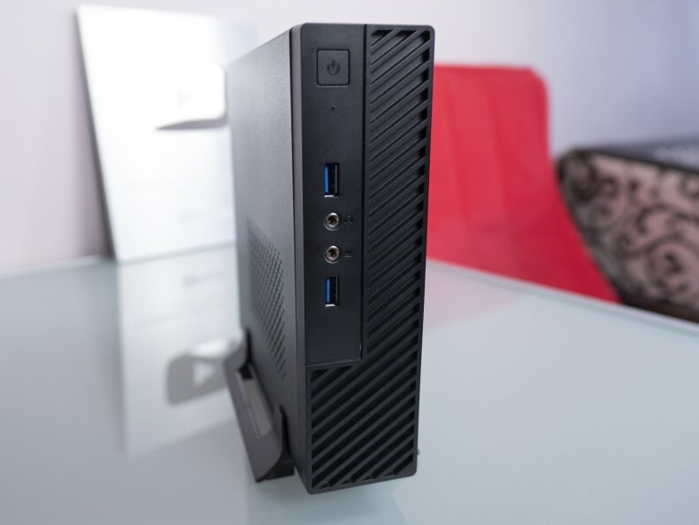 Системный блок спереди