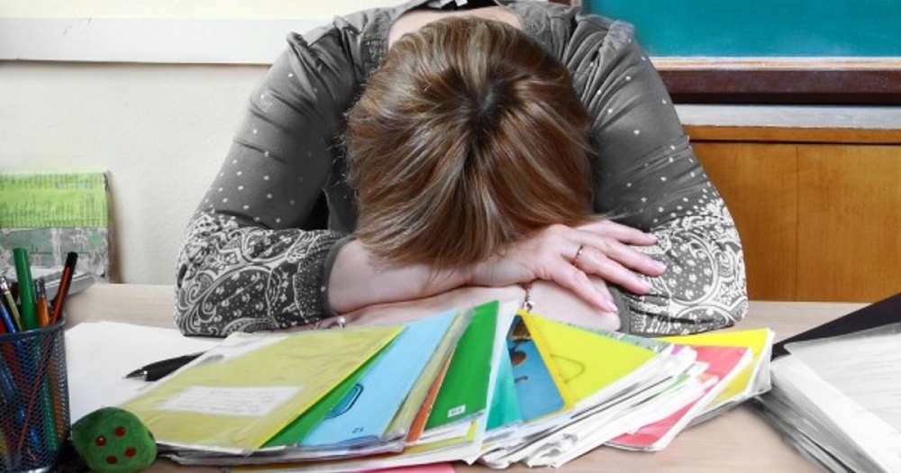 Для учителей учебный год еще не закончен. Учителям начальных классов надо заниматься с детьми до финального окончания учебного года, скорее всего, до 22 Мая.