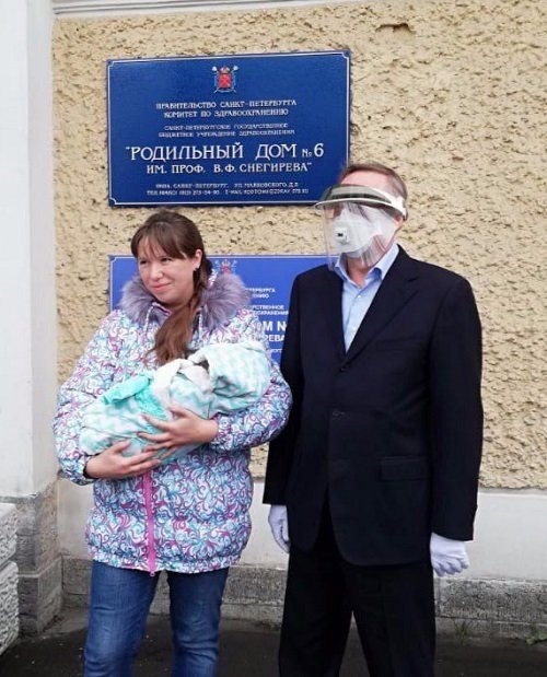 Губернатор Беглов инспектирует родильный дом в Петербурге. Фото из ВК А. Беглова 