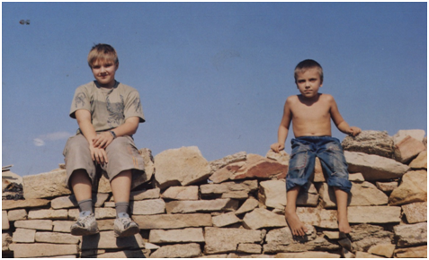 Фото автора Сидят мальчишки на заборе, 2010г.