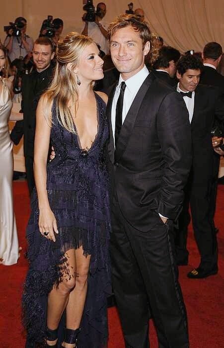 сердцеед Джуд Лоу изменил красотке Сиенне Миллер с нянейо