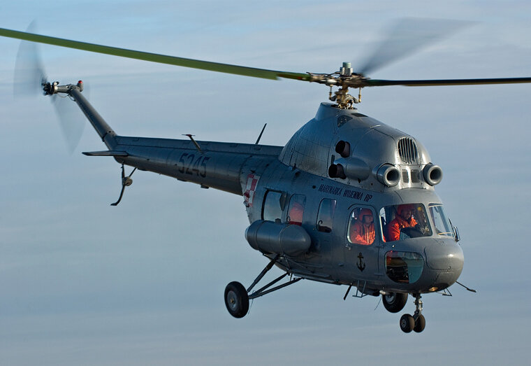 Ми 2 6. Ми-2 вертолёт. Ми-2 ВВС СССР. Ми-2 вертолёт ВВС России. Вертолёт ми-2 СССР.