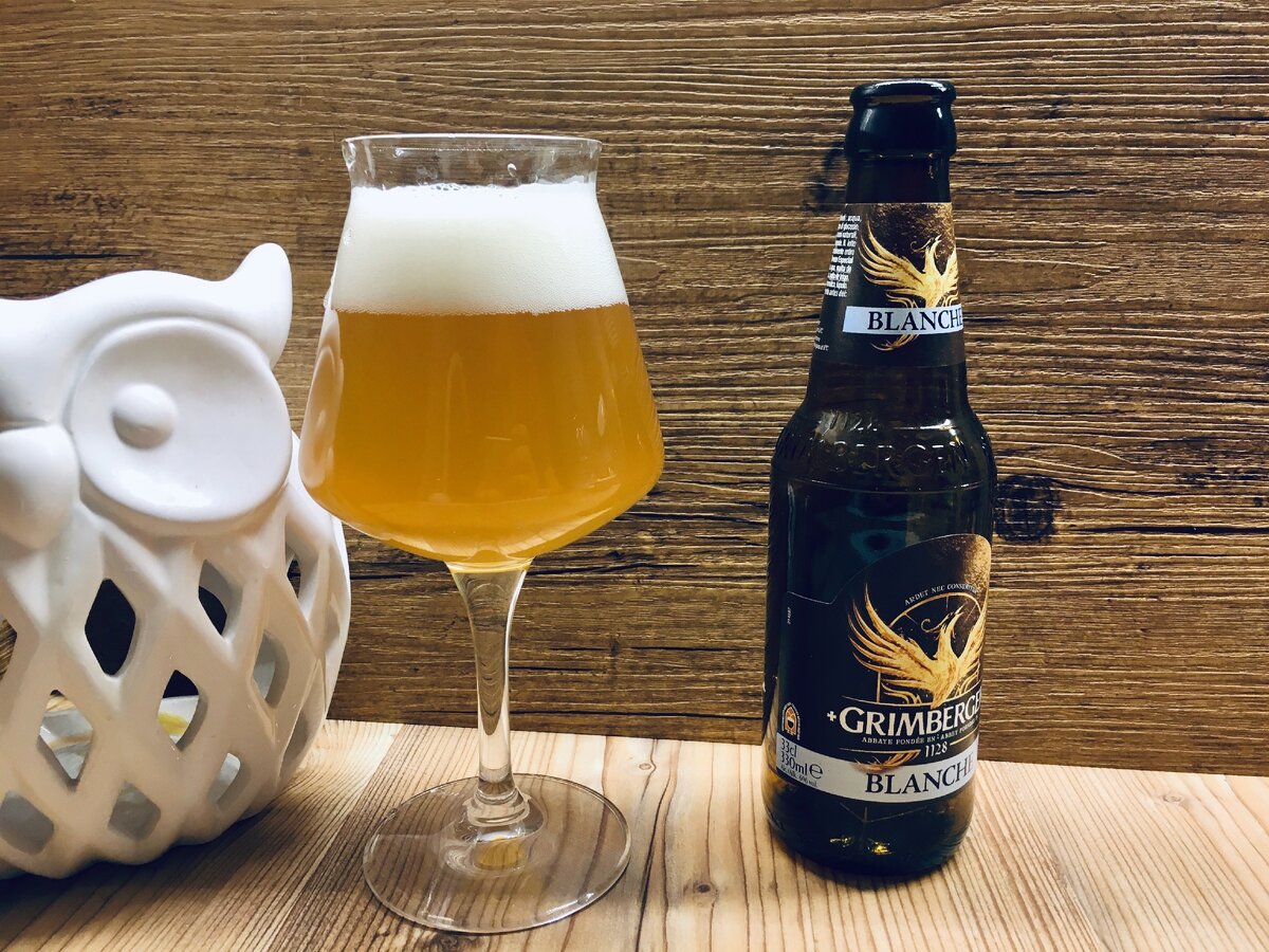 Пиво Grimbergen Blanche в бокале Teku.