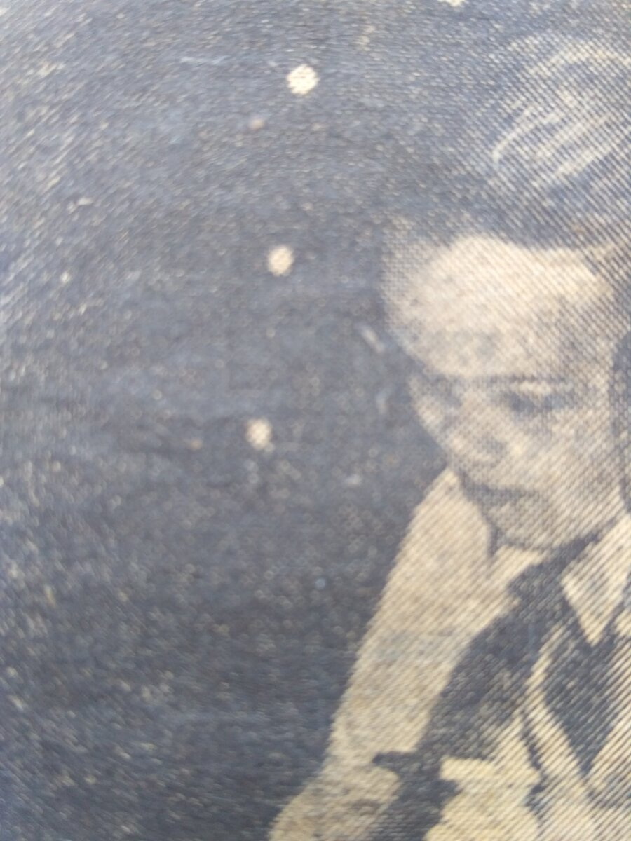 Фото из газеты, я в пионерском галстуке