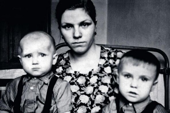 Василий Голубев (справа) с мамой Екатериной и братом Виктором, 1961 год.Фото: из личного архива