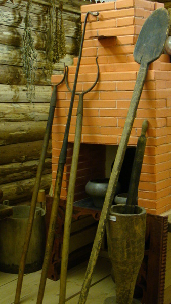 Кочерга и прочая кухонная утварь